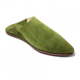 Pointed slippers in green...