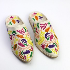 Flat slippers in luxury fabric