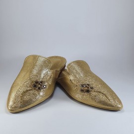 Flat golden luxury slippers
